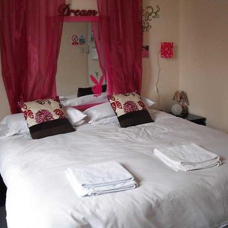 Art Roch Hostel Единбург Екстер'єр фото