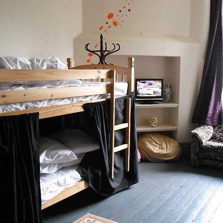 Art Roch Hostel Единбург Екстер'єр фото