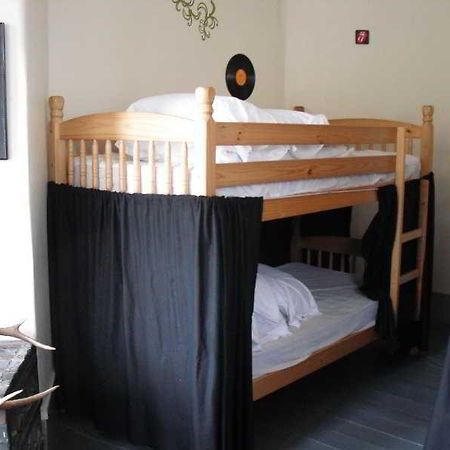 Art Roch Hostel Единбург Екстер'єр фото