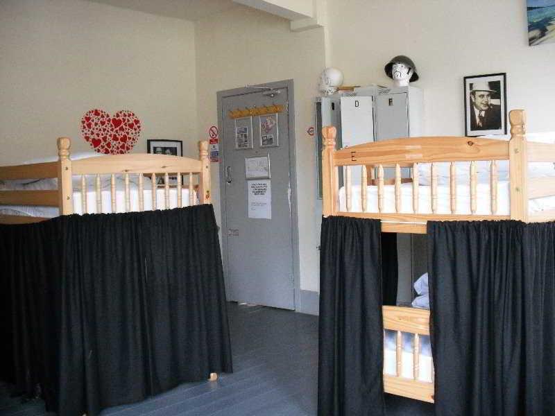 Art Roch Hostel Единбург Екстер'єр фото