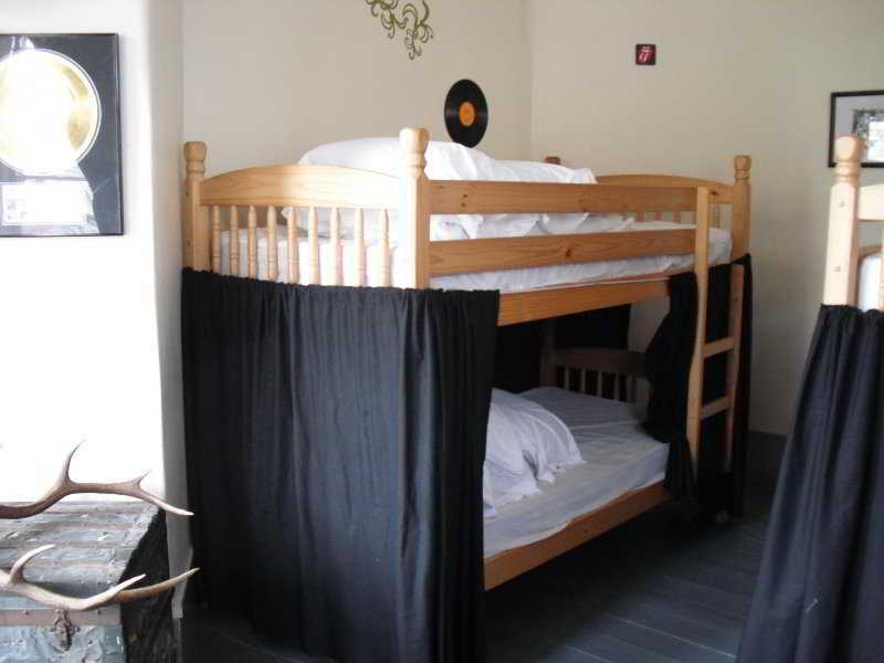 Art Roch Hostel Единбург Екстер'єр фото